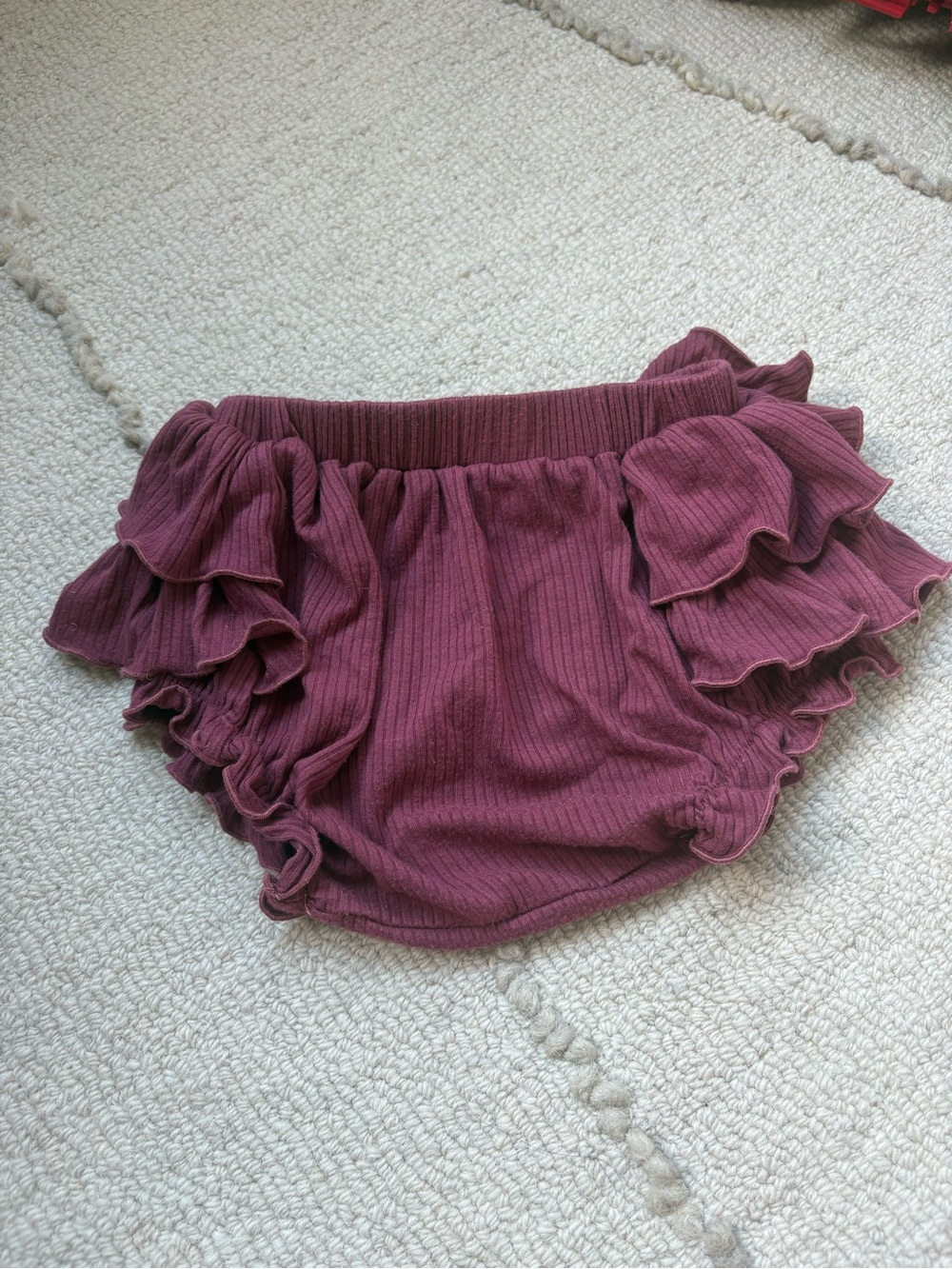 KATE QUINN | Ruffle Bubble Shorts - GUC
